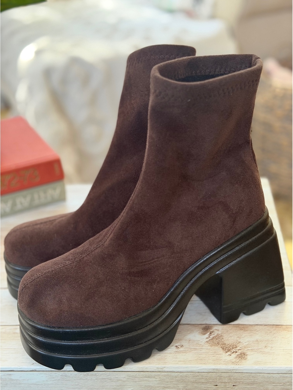 Retro Vibe Brown Suede Chunky Platform Boots Retro Lug Sole Block Heel Women 8.5